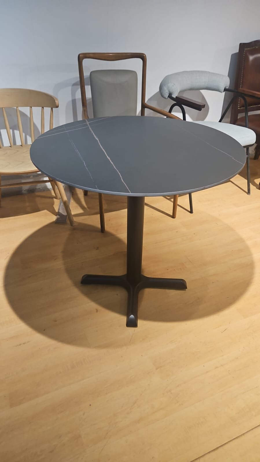 2026/08/1000130718.jpg Restaurant Table 800 by 800cm diameter.
Top Marble - Image 1